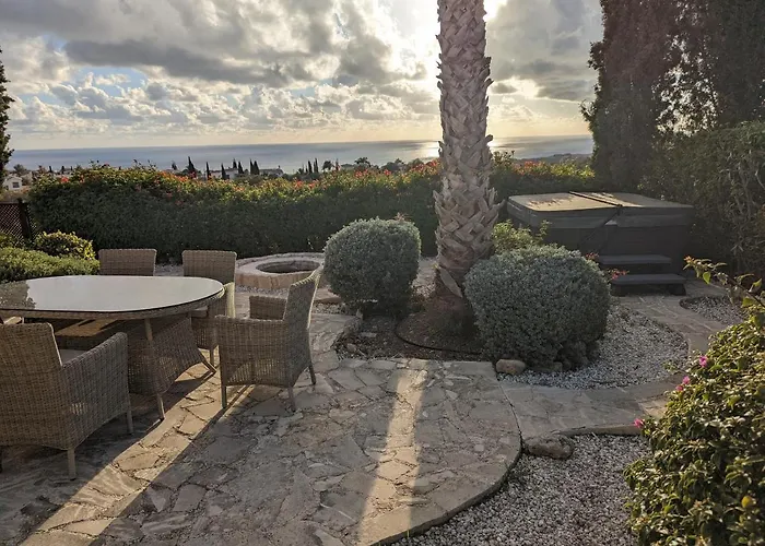Villa Pontus - Stunning Views & Privacy In Beautiful Garden With Pool & Hot Tub